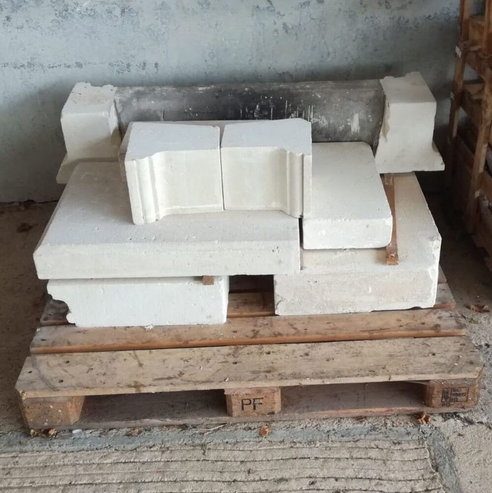 Chemin&eacute;e en pierre de taille Décoration