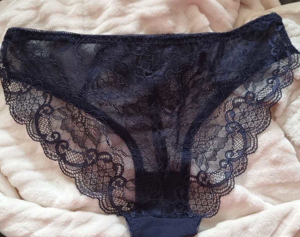 Tr&egrave;s joli tanga couleur bleu nuit Taille XL Vêtements