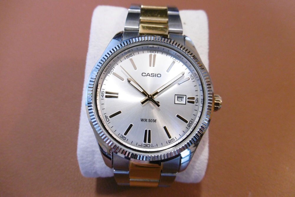 Montre Casio NEUVE jamais port&eacute;e Bijoux et montres