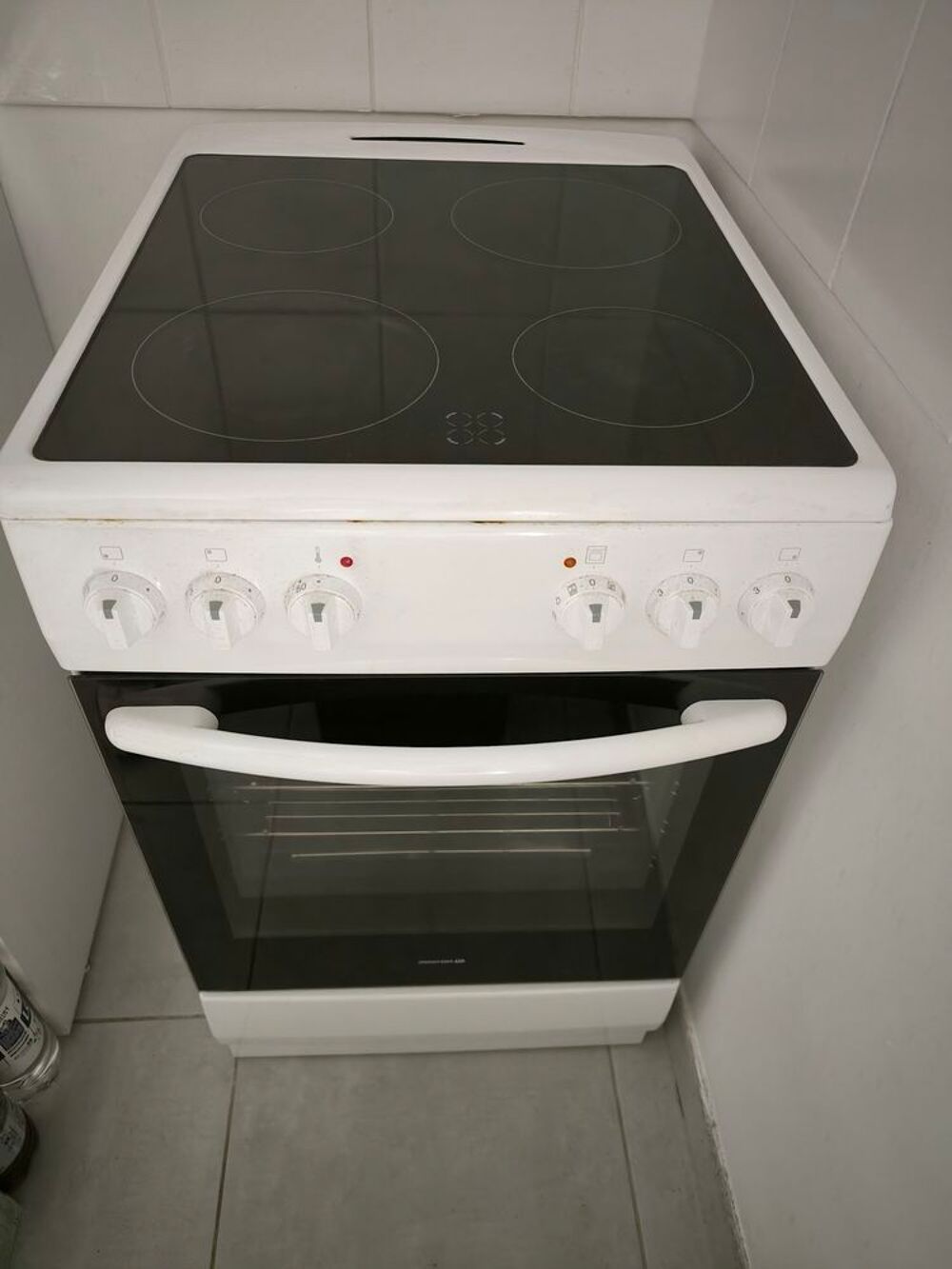 cuisini&egrave;re vitroc&eacute;ramique Electroménager