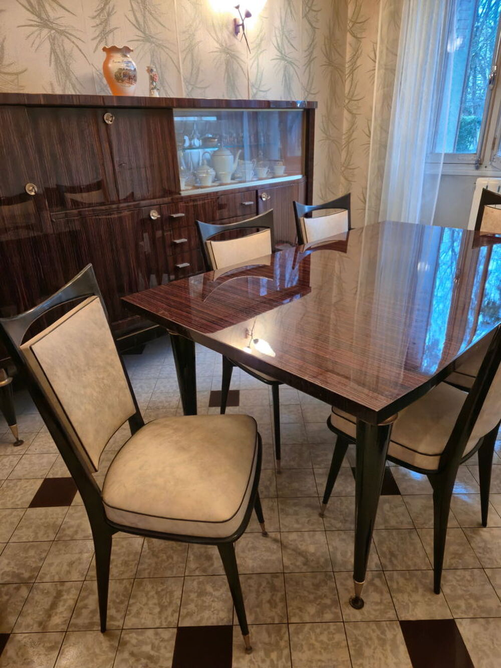 salle &agrave; manger vintage Meubles