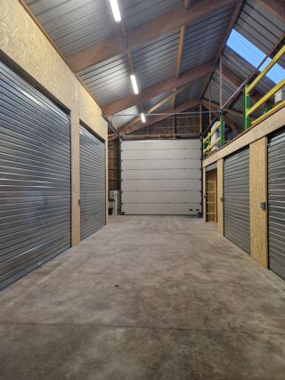  Remise / Grange � louer 1 pi�ce 30 m�