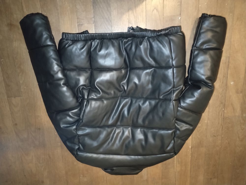 Doudoune simili cuir (taille S)
Vêtements