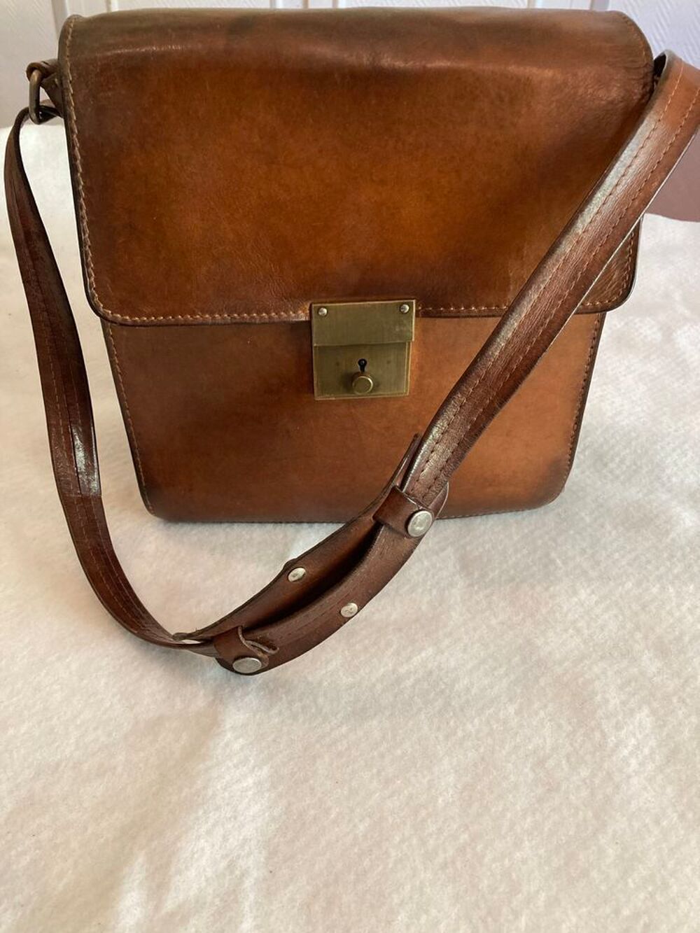 Sac de loisirs en cuir Homme. Maroquinerie