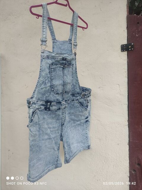 Short salopette jean délavé taille 50 19 Saverdun (09)