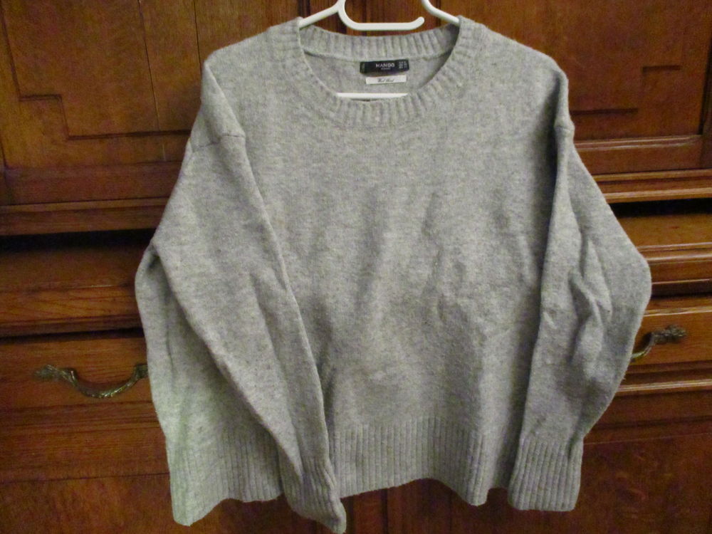 un pull gris col arrondi en bon &eacute;tat Vêtements