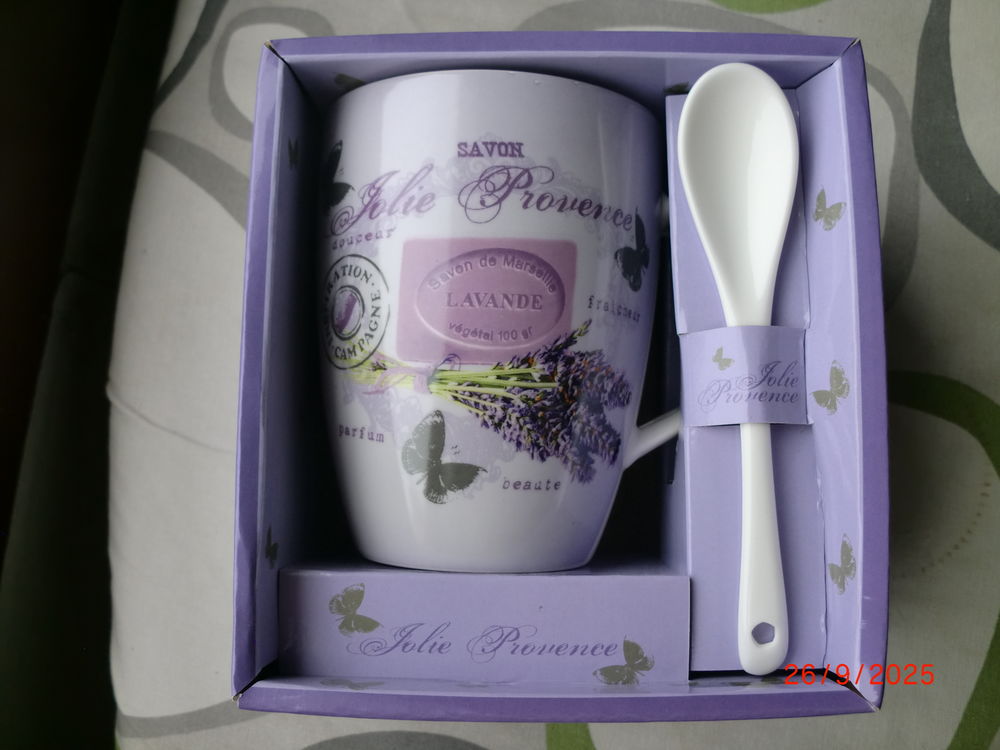 Mug et cuill&eacute;re jolie de provence Electroménager