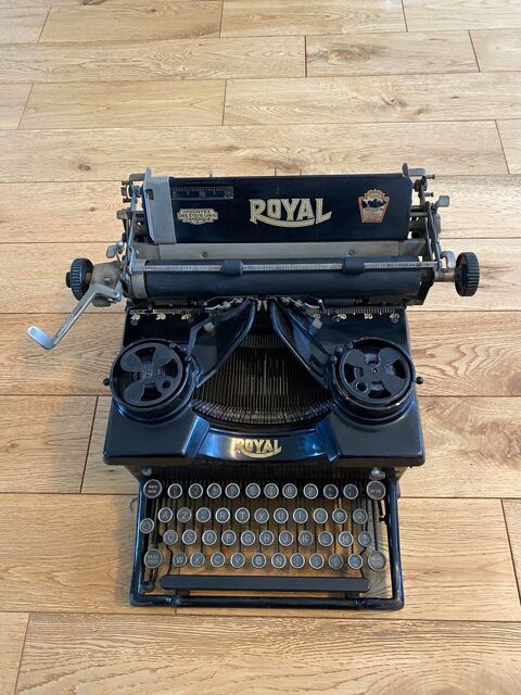 Machine à écrire ROYAL EPOQUE 1920-1929 produite aux USA 60 Poissy (78)