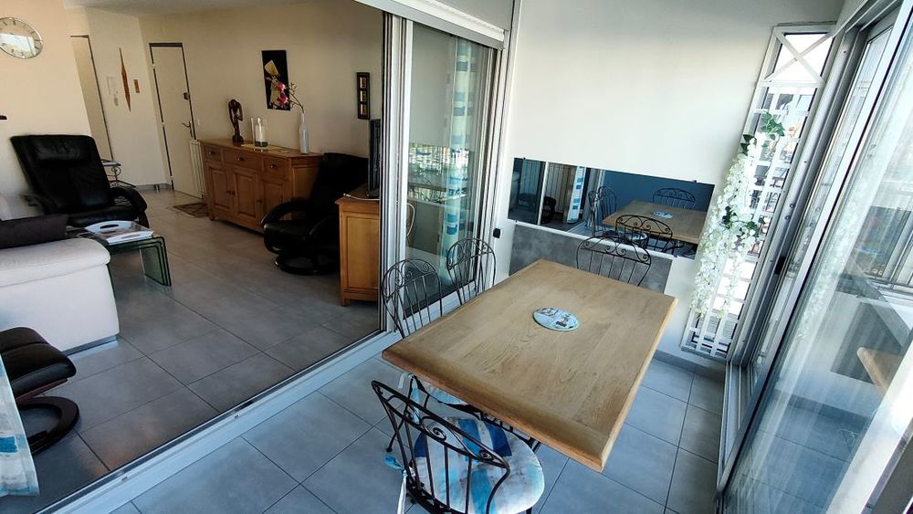 Vente Appartement LE CAP D'AGDE: Situé sur la pointe de l'AVANT PORT: très beau 3 pièces traversant rénové avec goût et situé face aux bateaux. Le cap d agde