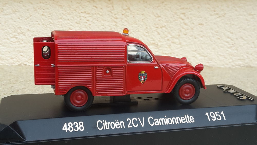 Citro&euml;n 2 cv camionnette pompiers 