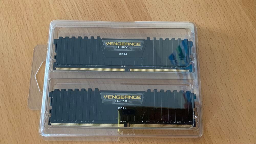Barrette de Ram PC 16GB (2x8) 3000 GHZ
Matériel informatique