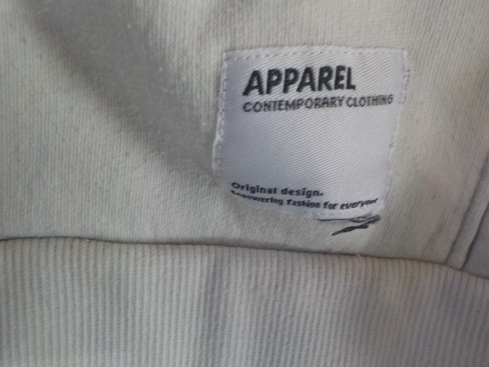 SWEAT A CAPUCHE BLANC/ECRU KIABI TAILLE M Vêtements