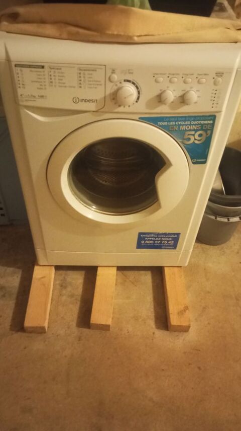 Machine a laver  240 Sourdeval (50)