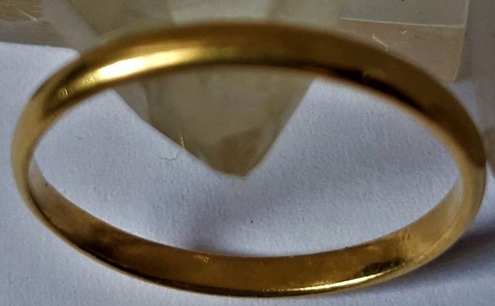 Alliance demi jonc, anneau, or plein jaune 18 carats, 2g02 Bijoux et montres