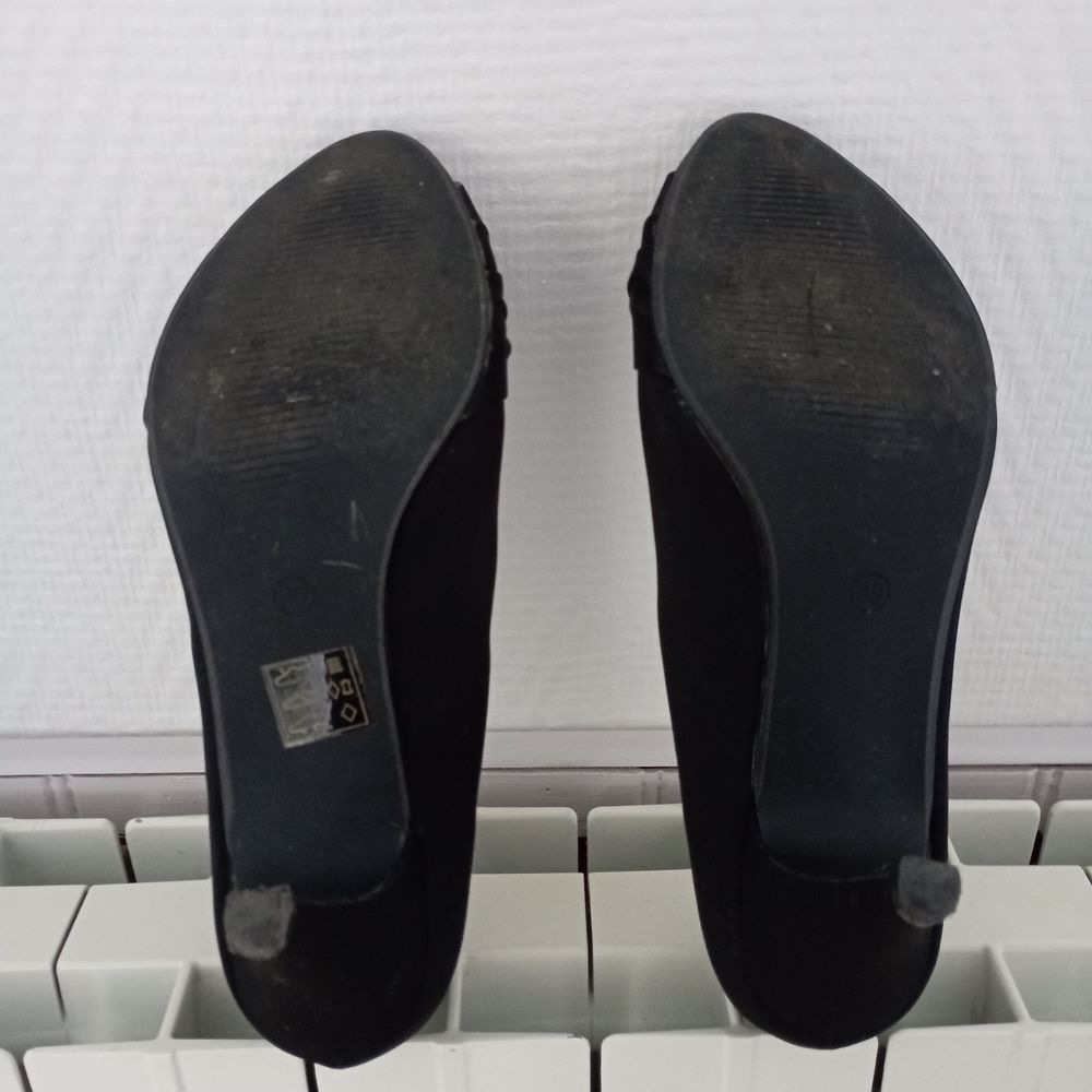 Escarpin noir Tissu satin&eacute; Chaussures