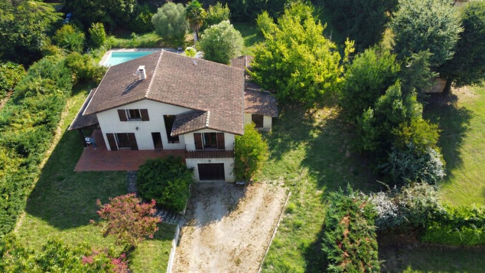 Vente Maison DAMES NOIRES
Maison 4 000 m² de terrain arboré avec piscine Montauban