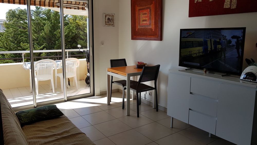   Grand studio cabine  150 m de la mer. Provence-Alpes-Cte d'Azur, Frjus (83600)