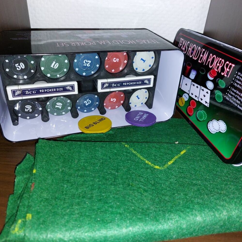 Boite neuve Poker Texas holdem 200 Jetons + tapis vert Sports