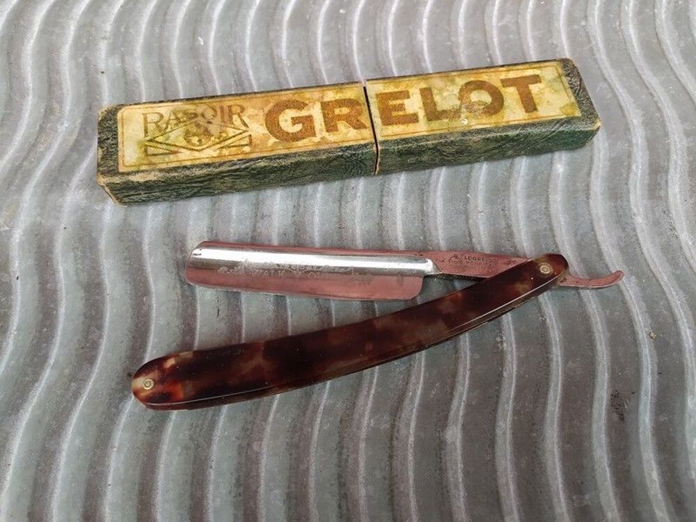 Ancien Rasoir Le Grelot Hospital M&eacute;daille d'Or 
