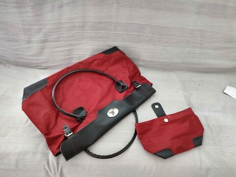 Sac de voyage et pochette assortie 15 Saint-Quentin-la-Poterie (30)