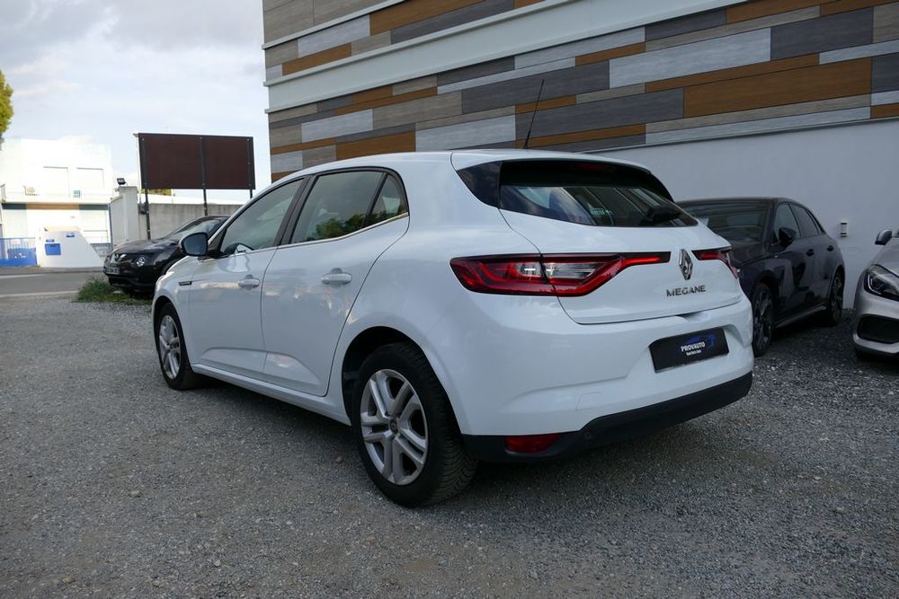 Megane IV M&eacute;gane IV Berline dCi 110 Energy eco2 Business 2017 occasion 13600 La Ciotat