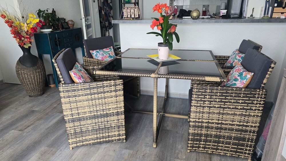 Table et chaises de jardin Meubles