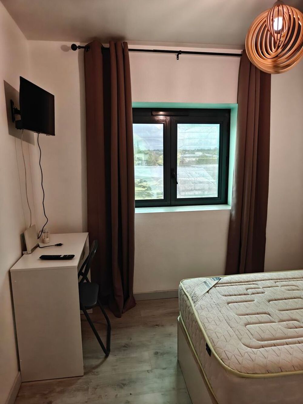 Location Colocation Retraitée chambre meublée Évreux