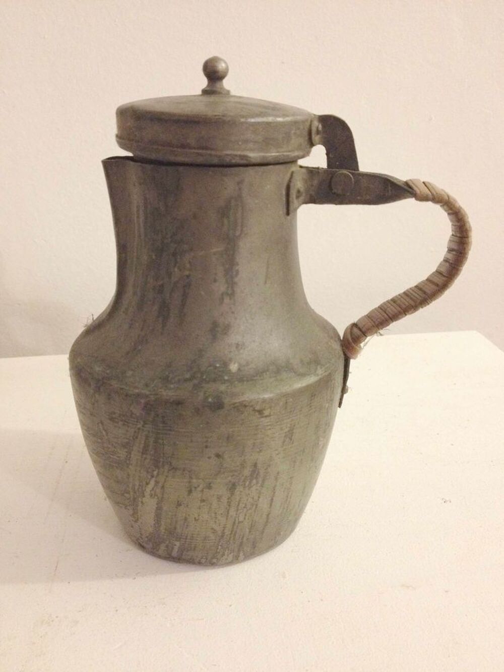 Souvenir ancien pichet cruche avec couvercle Décoration