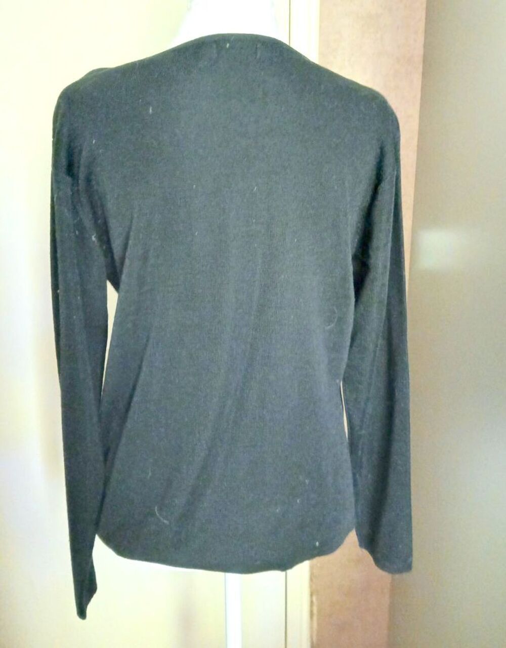 Pull femme noir brod&eacute; perle et fil dor&eacute; Taille 42/44 Vêtements