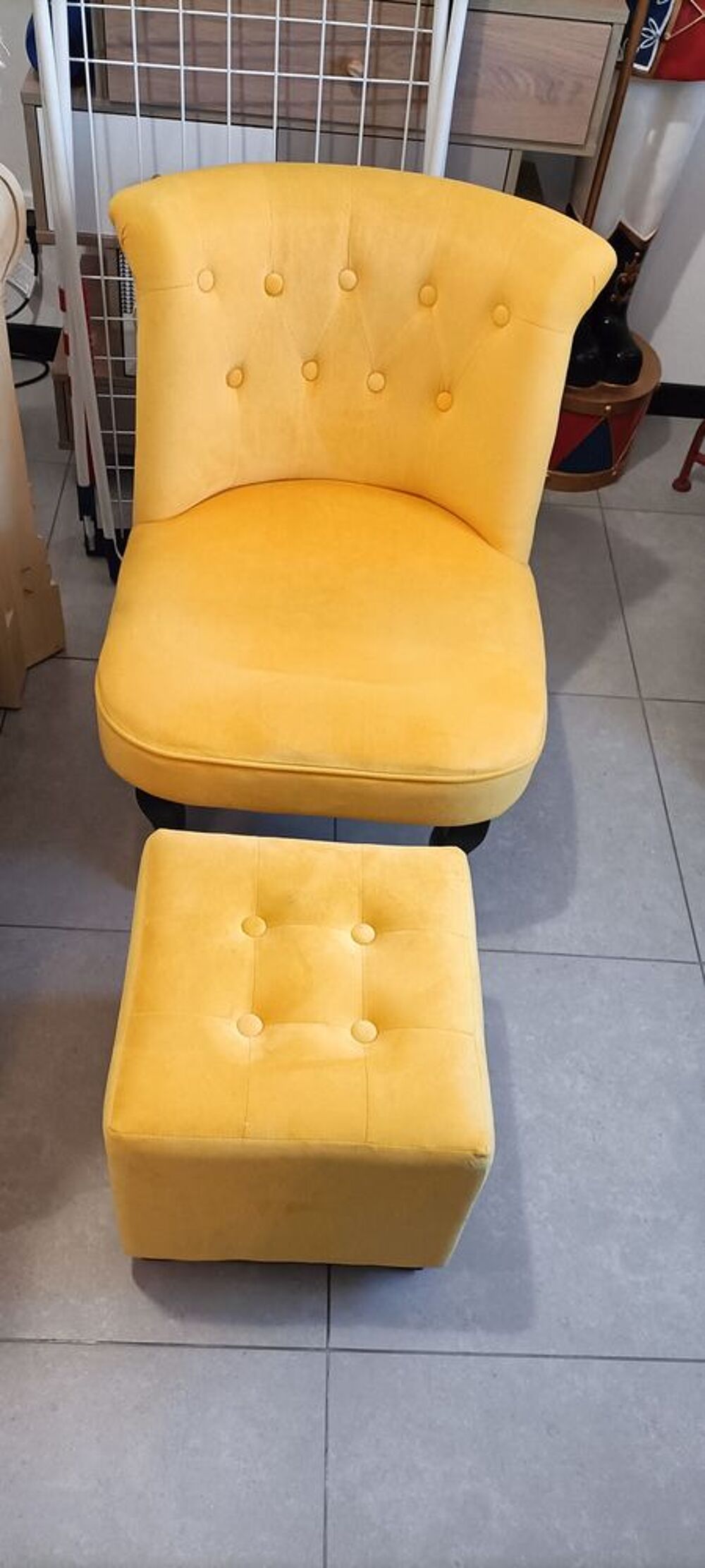 Si&egrave;ge avec pouf Meubles