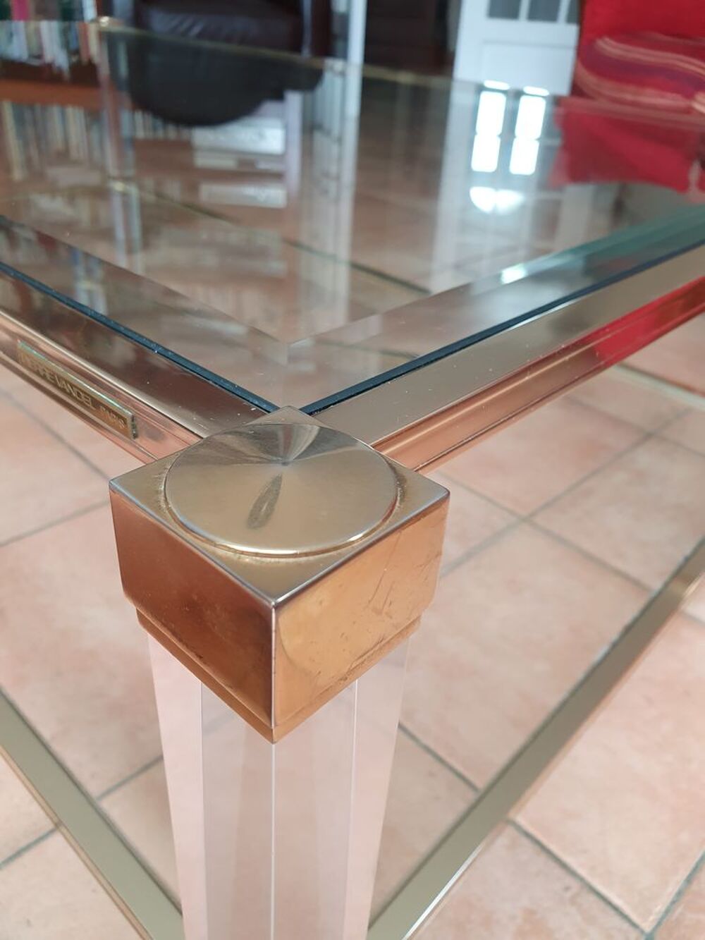 Table de salon sign&eacute;e Pierre Vandel 128x78cm ht 40cm. Meubles