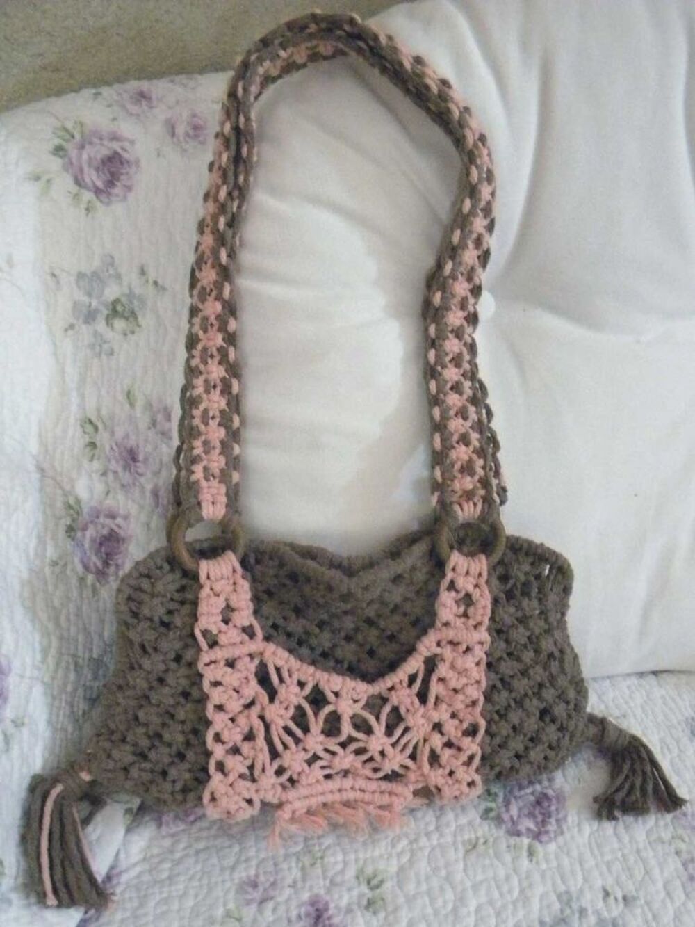 sac &agrave; main port&eacute; &eacute;paules tout en macram&eacute; Maroquinerie
