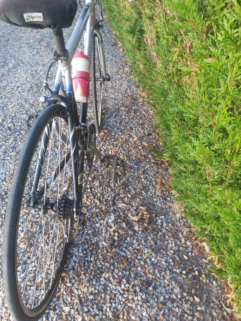 v&eacute;lo de route en tr&egrave;s bon &eacute;tat (un &eacute;tat neuf) Vélos