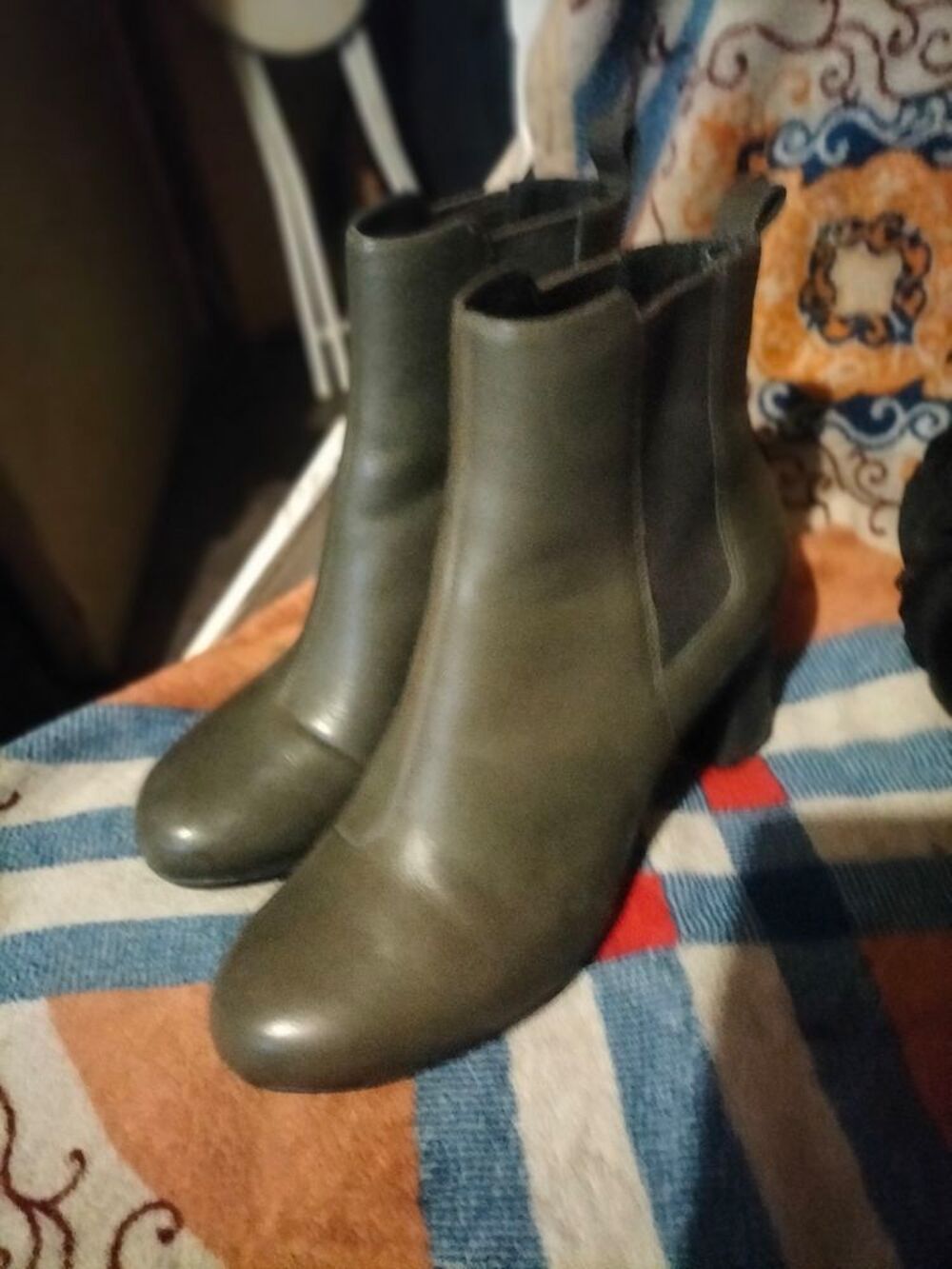 Boots cuir Camper kaki pointure 37 tr&egrave;s bon &eacute;tat Chaussures