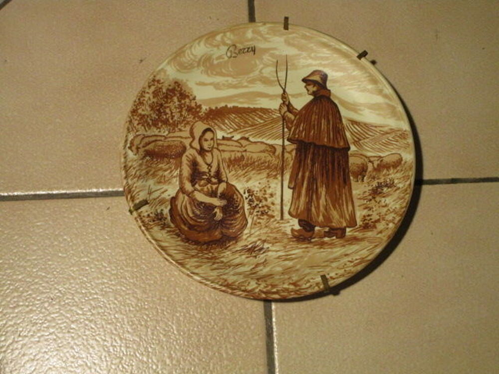 ASSIETTE DECOR CERAMIQUE FINE DE CASTELROUX BERGER DU BERRY 
