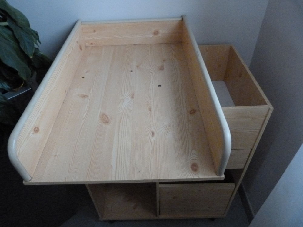 Table &agrave; langer Puériculture