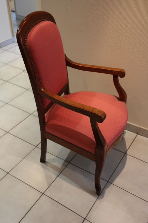 deux anciens fauteuils en bois es tissus trs bon tat 120 Privas (07)