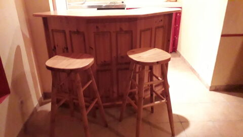 Meuble bar et ses 2 tabourets  300 Plo�rmel (56)