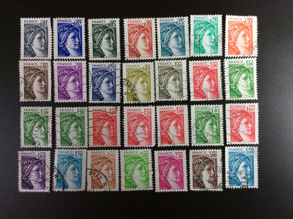 28 timbres de FRANCE "LES SABINES" 