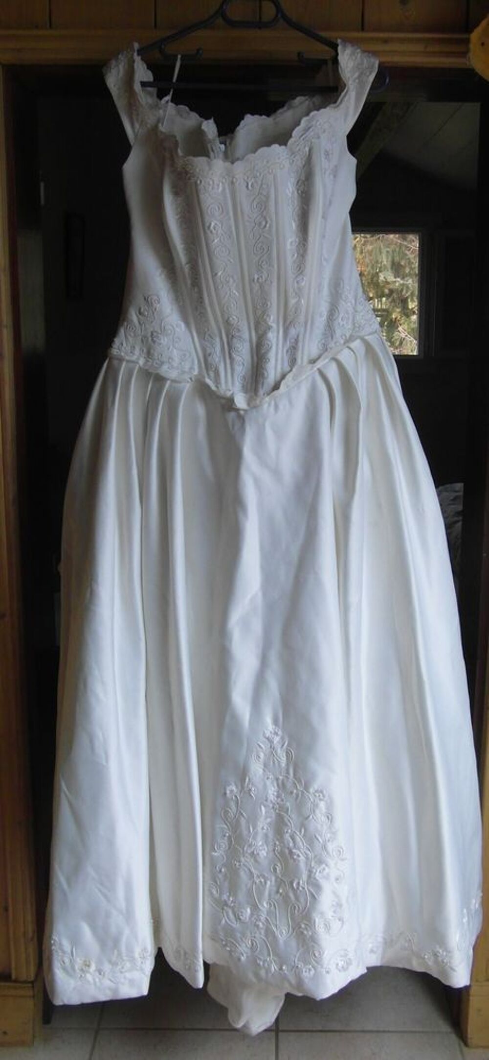 robe de mari&eacute;e Vêtements