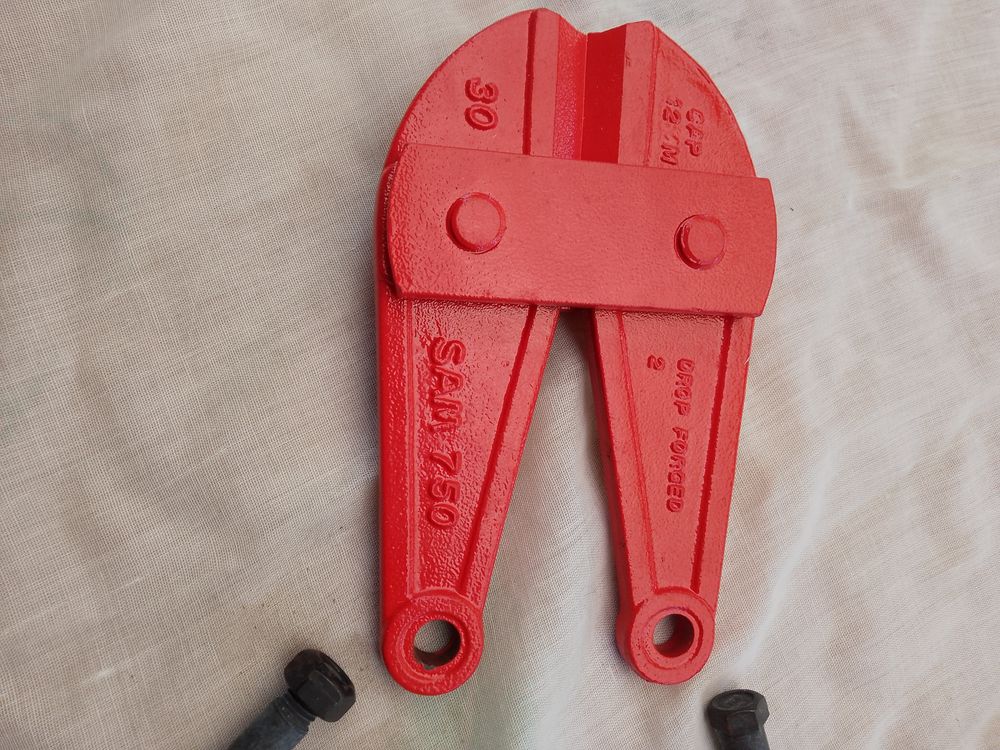 m&acirc;choire coupe boulon ( SAM Bricolage
