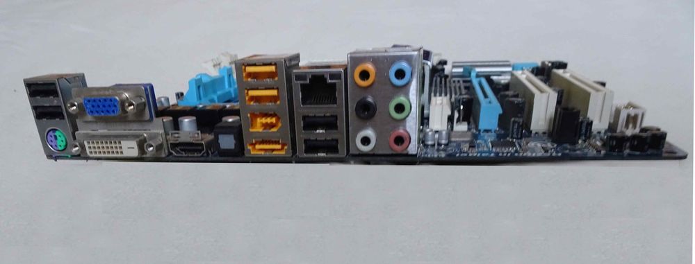 Gigabyte GA-MA785GM Matériel informatique