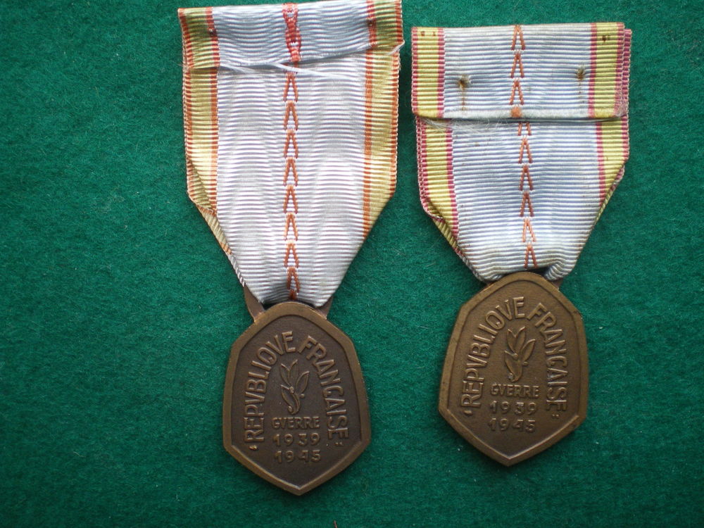 M&eacute;dailles comm&eacute;moratives de la guerre 1939-1945. 