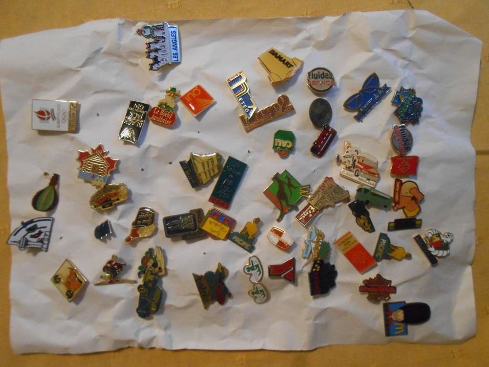Lot de environ 60 Pins 