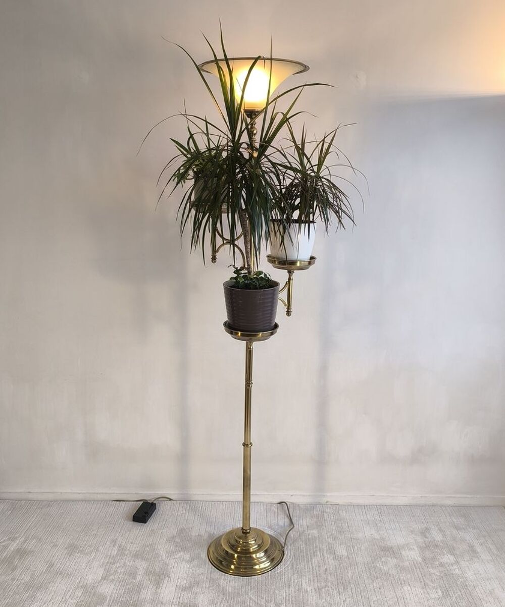 ?? Rare Lampadaire vintage postmoderne en laiton dor&eacute; Décoration