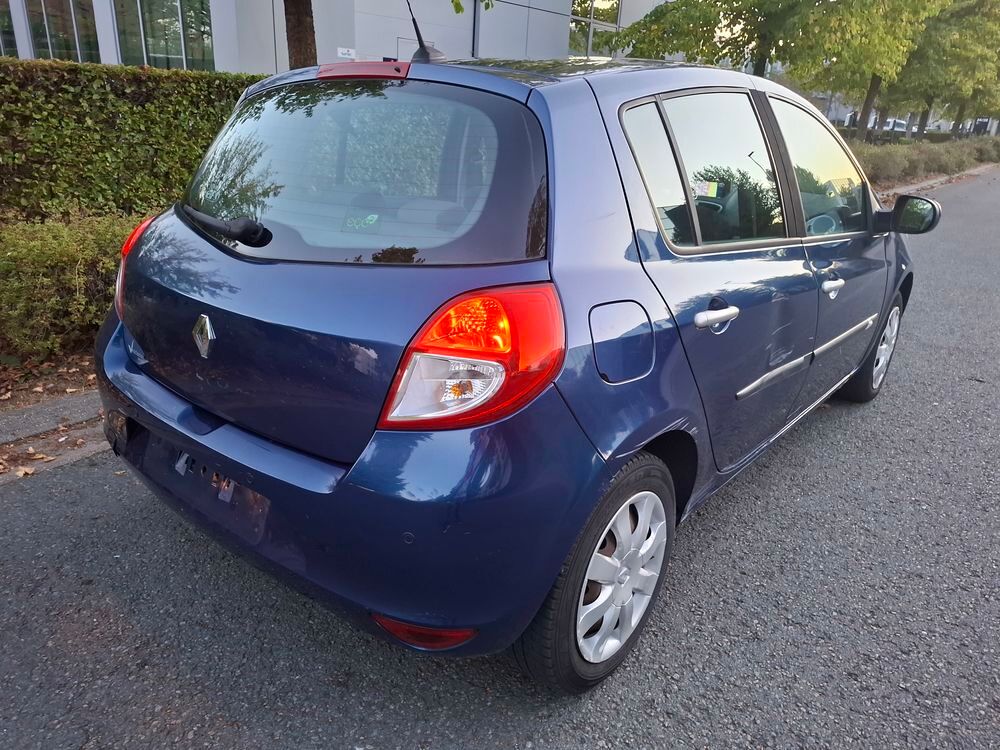 Clio III dCi 70 115g eco2 Dynamique TomTom 2010 occasion 59300 Valenciennes