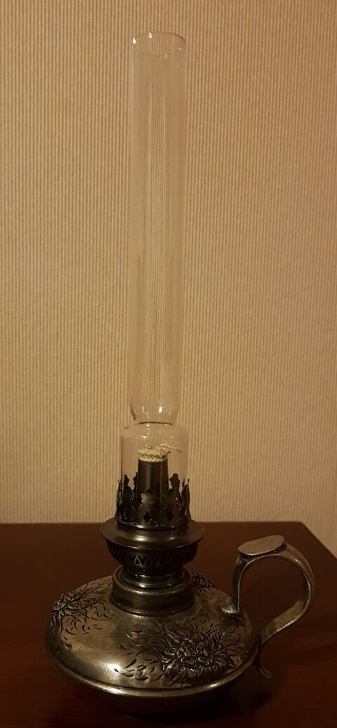 Lampe � p�trole en �tain 60 Marignane (13)