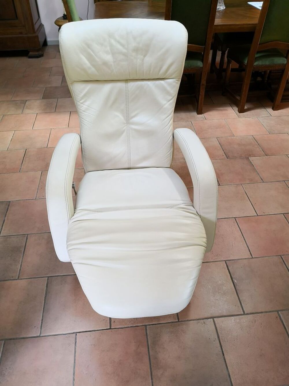 2 Fauteuils marque HIMOLLA Meubles