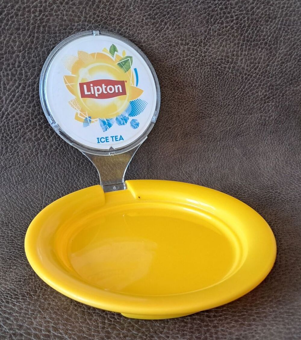 objet publicitaire ramasse monnaie de bar bistrot lipton 