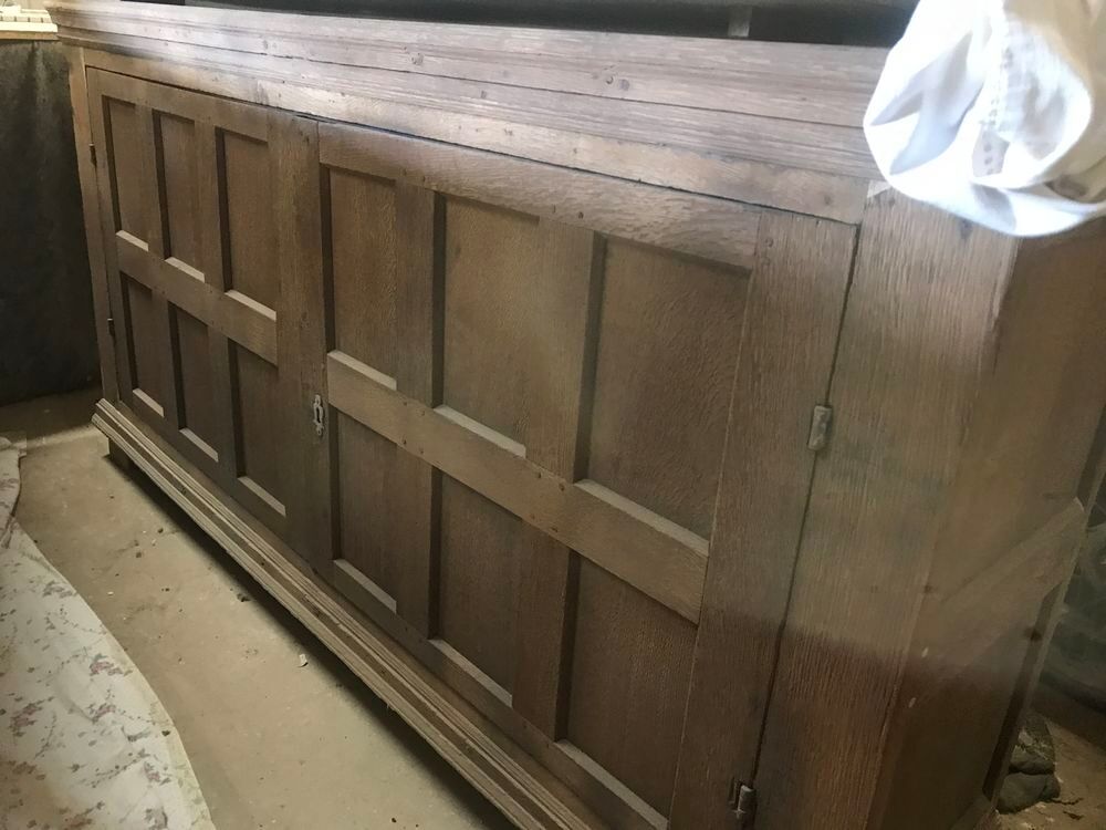 Buffet rustique en bois brun fonc&eacute; Meubles